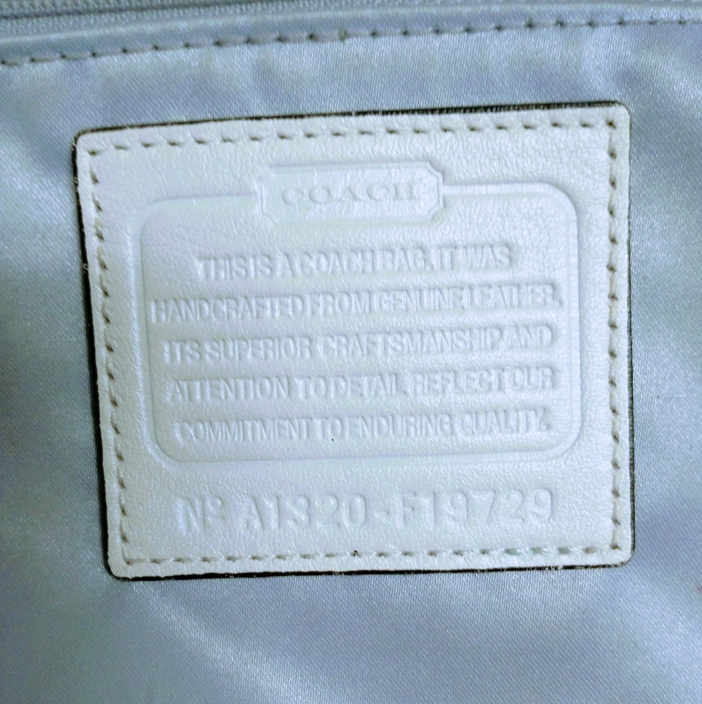 Coach Soft Leather Cream Crossbody/Shoulder Bag - Picture 14 of 15